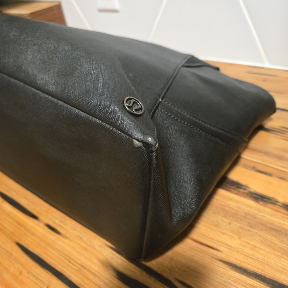Lululemon All Day Tote (Mini)Black - Picture 4 of 16